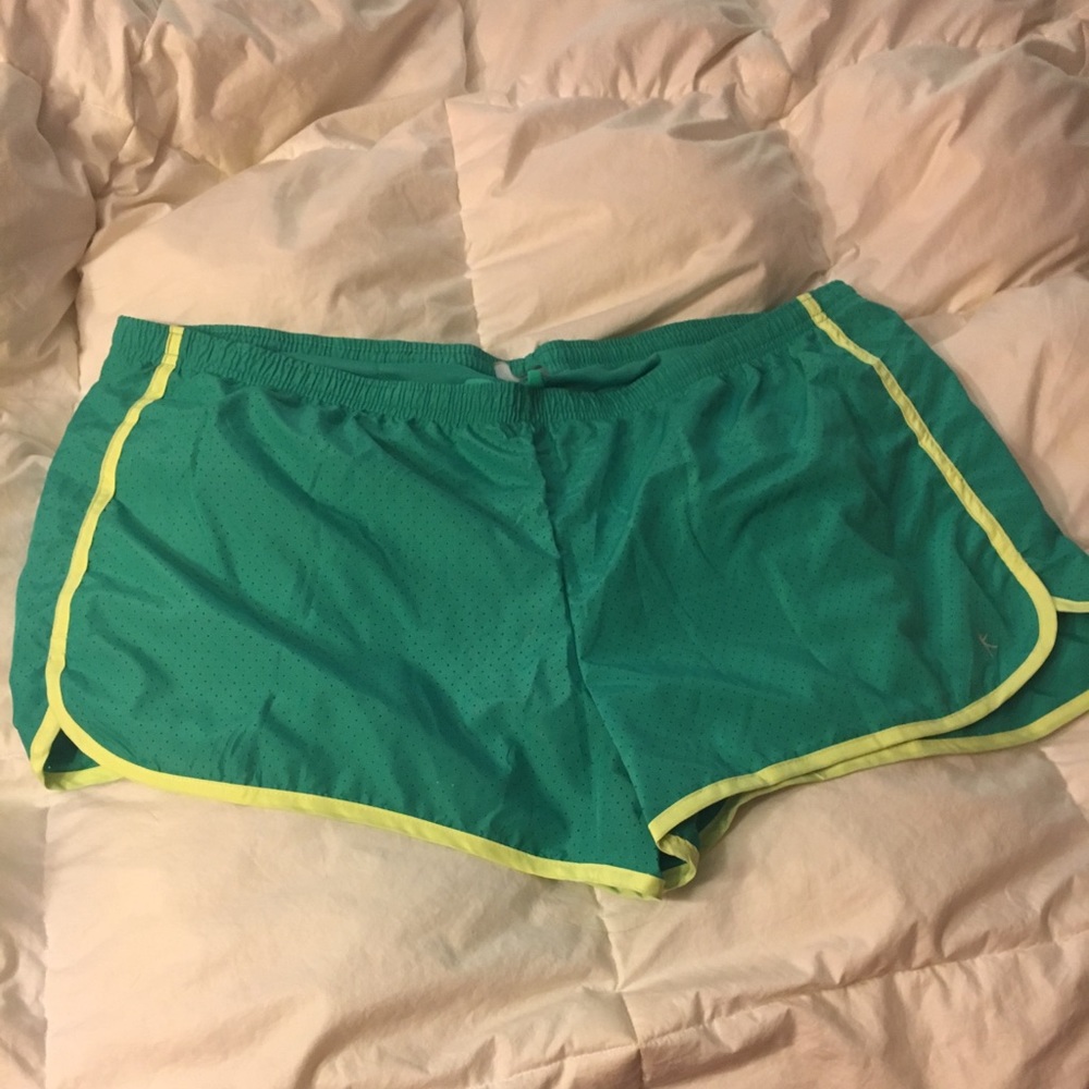 Danskin Now athletic shorts 2xl sz 20